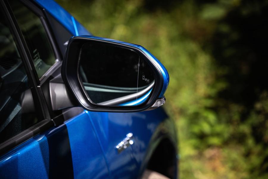 Детали экстерьера Toyota Prius 2019 года  (UK) (фото 23 из 37)
